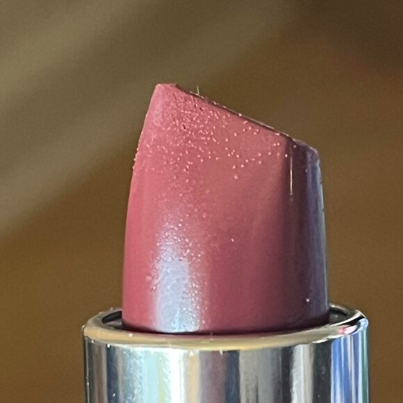 Brand new Clinique "A Different Grape" Dramatically Different Lip Color - Picture 8 of 8
